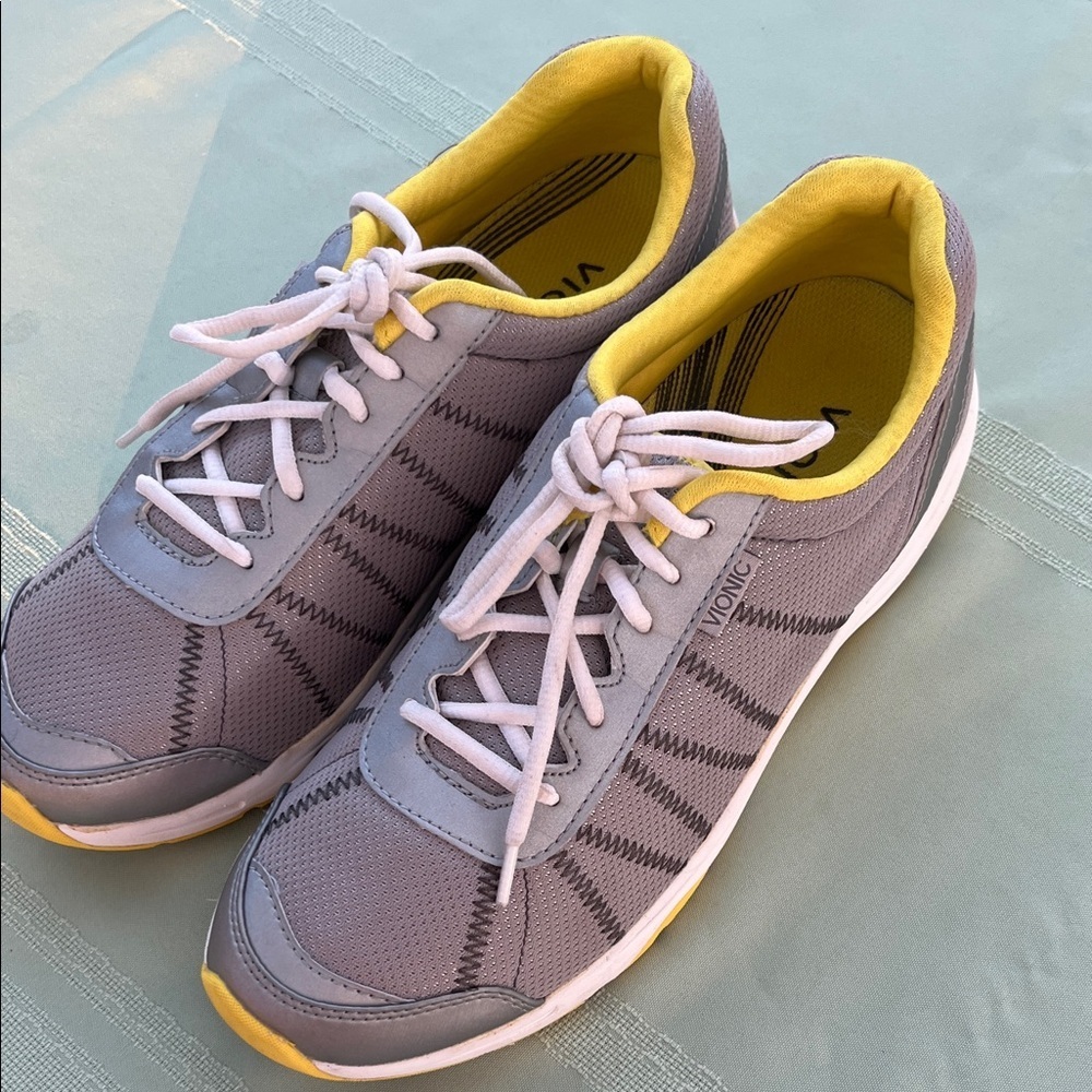 Vionic Gray Athletic Sneakers with Yellow Lining